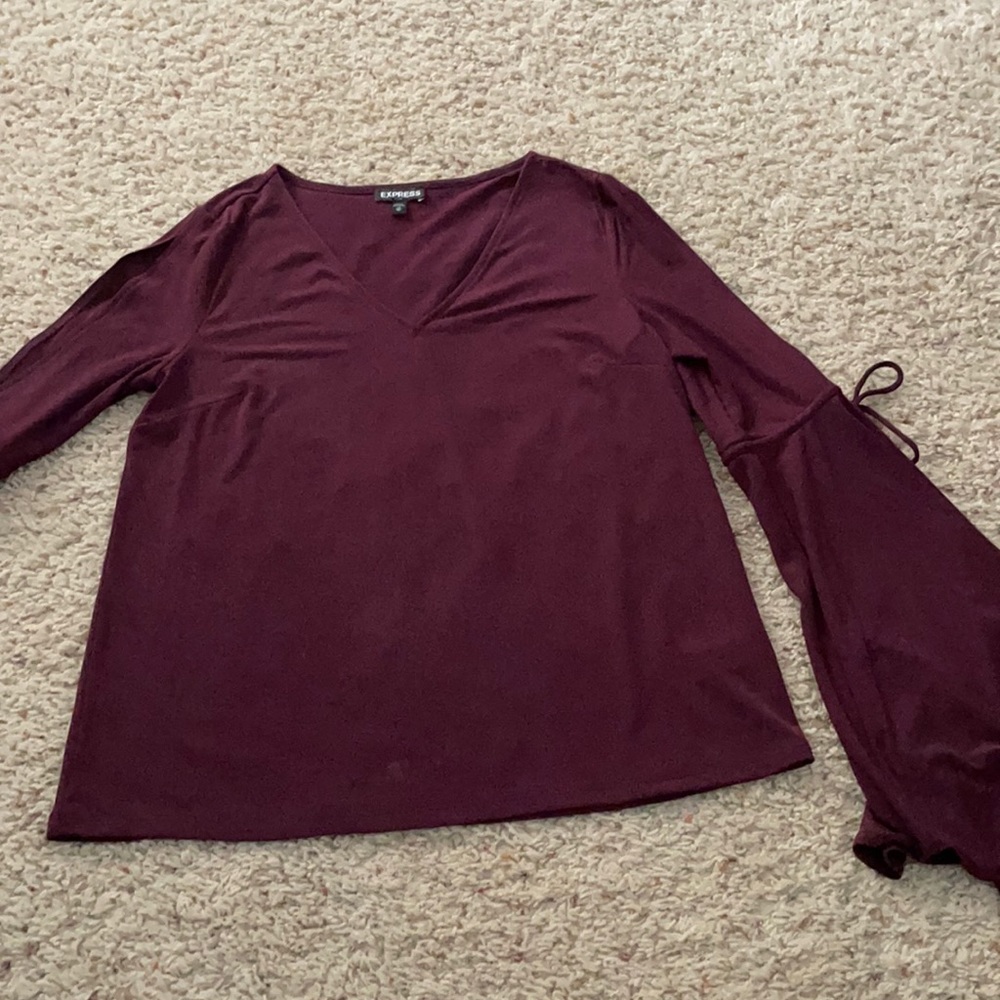 Women’s express bell long sleeve